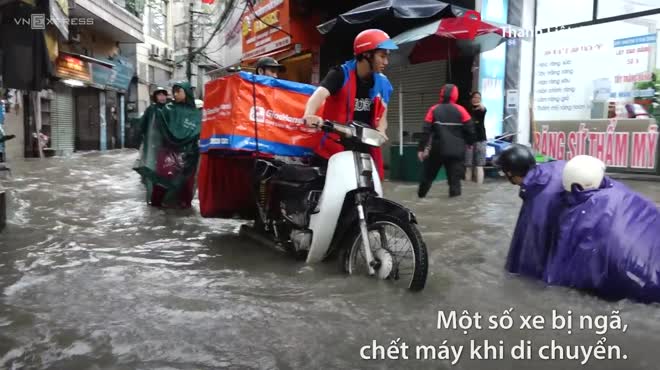 Cứu hộ xe máy Hà Nội giúp sửa xe chết máy giữa đường nhanh chóng