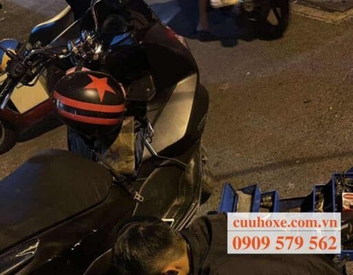 Cuu ho xe may cap toc gia re Quan Hoan Kiem 1