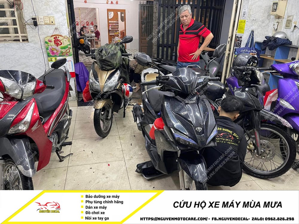 Cứu hộ xe máy mùa mưa – An toàn, nhanh chóng Cuu ho xe may mua mua 2