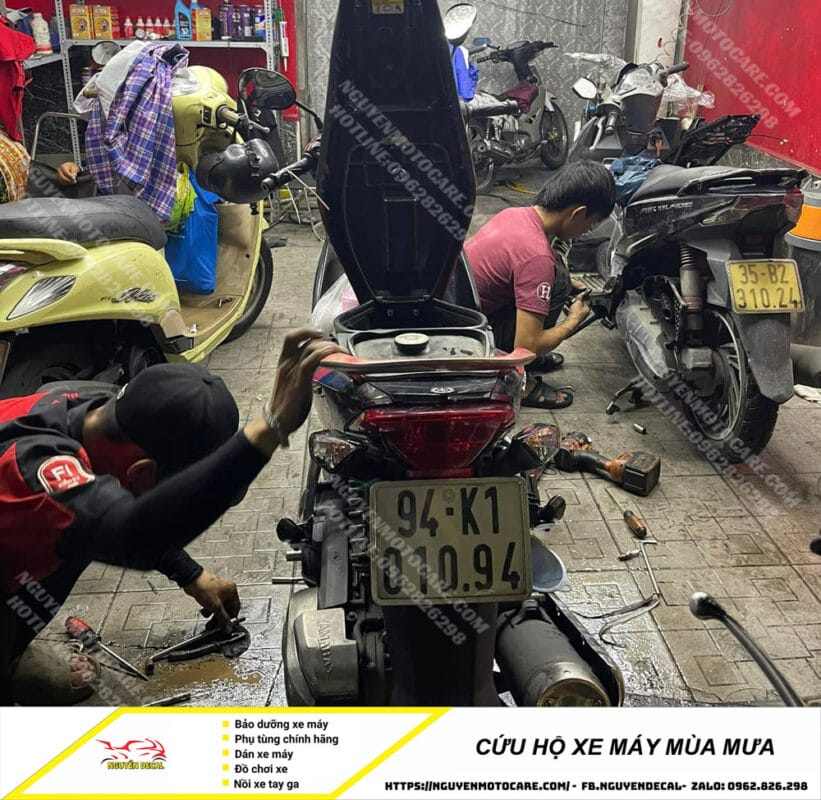 Cứu hộ xe máy trượt xích – Khắc phục tại chỗ Cuu ho xe may mua mua 3 1