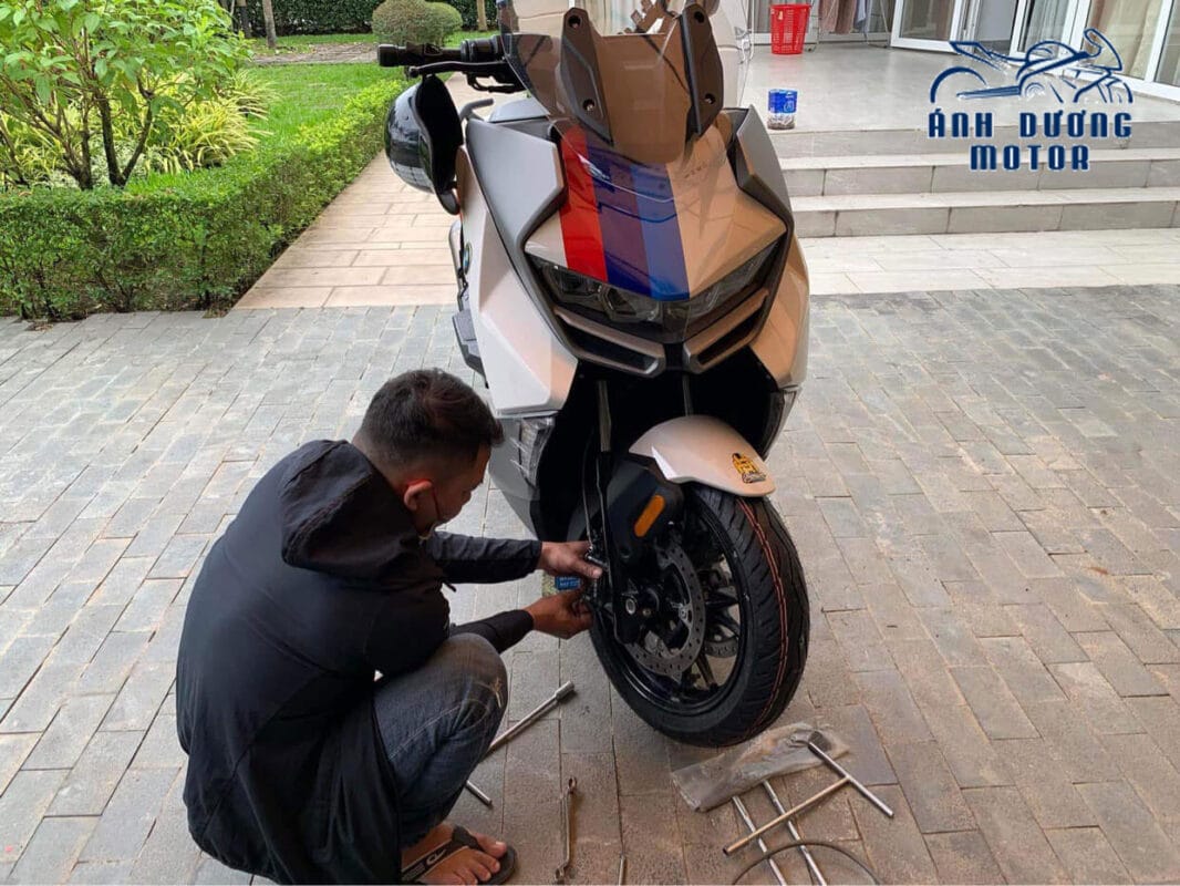 Cứu hộ xe máy gần Hồ Hoàn Kiếm – Có mặt tức thì cuu ho xe may hoan kiem 4