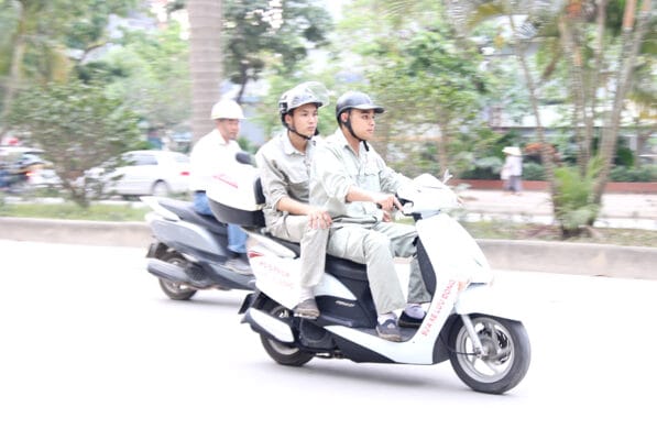 doi cuu ho xe may mototech 1