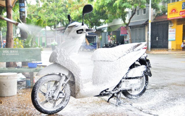 rua xe nhieu co hai khong cac luu y khi rua xe ta