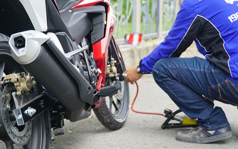 Cứu hộ xe máy quận Bắc Từ Liêm – Có mặt 24/7 sua xe may quan thanh xuan 1